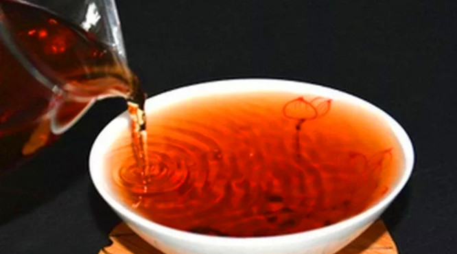茯茶内含物质丰富,素有生命之茶之说!